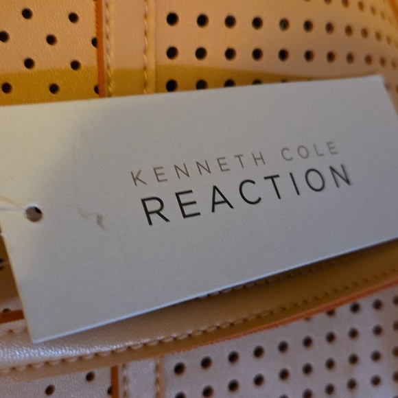 Kenneth Cole Reaction Tote Bag - Picture 2 of 10